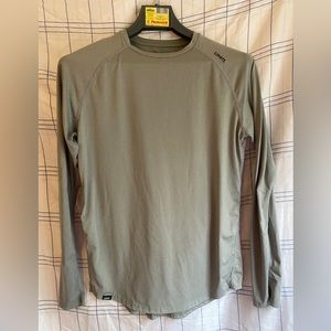 Gray long sleeve sport shirt